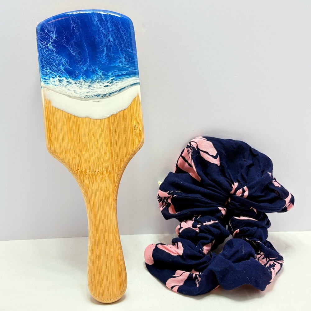 6for$20❤️Bundle Item! New Resin Ocean Wave Hairbrush/Waiwaolani Hair Scrunchie